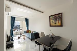 Nice cityview 2brd 2bath D1