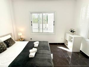 Elegant Beach Villa Moonstone II