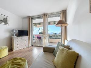 Apart 4 p, sea view, terraces, swimming pool, AC