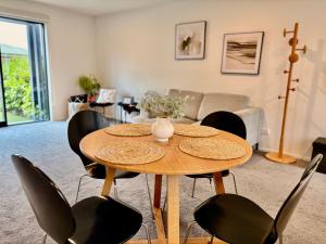 Cosy Townhouse Close to Wolfbook Arena One KM Away From Railway Station With Rare Onsite EV Car Park