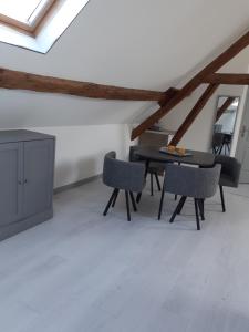 B&B / Chambres d'hotes LA BONNE ADRESSE : Chambre Double avec Salle de Bains Privative