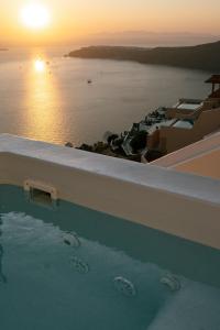 Anemos Cave Suites