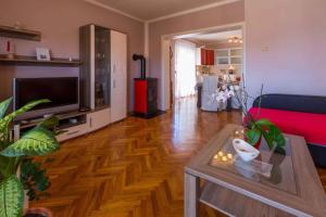 Two-Bedroom Apartment in Crikvenica XI