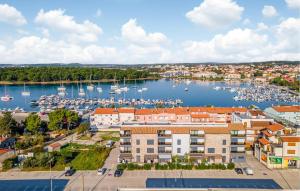 3 Bedroom Stunning Apartment In Medulin