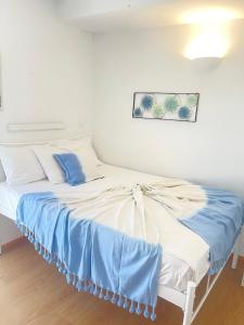 Little Troll House 2, Golden Beach,