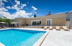 Gorgeous Home In Rovinjsko Selo