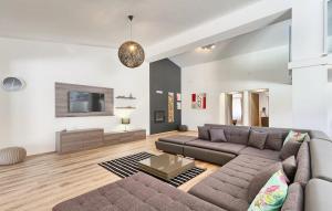 Gorgeous Home In Rovinjsko Selo 