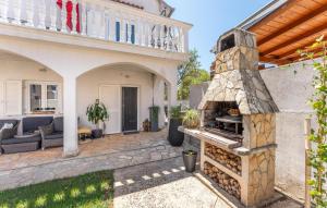 Gorgeous Apartment In Biograd Na Moru With Wifi