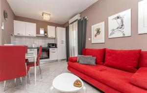 Gorgeous Apartment In Biograd Na Moru With Wifi