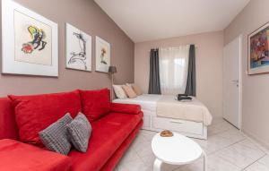 Gorgeous Apartment In Biograd Na Moru With Wifi