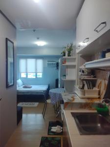 17th Floor MPlace Staycation South Triangle Tower D - Объекты без категории в городе Манила