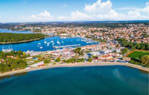 2 Bedroom Cozy Apartment In Medulin