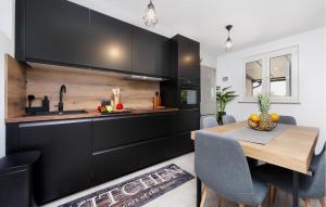 1 Bedroom Pet Friendly Home In Rovinj 