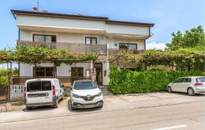 Awesome Apartment In Porec With Wifi