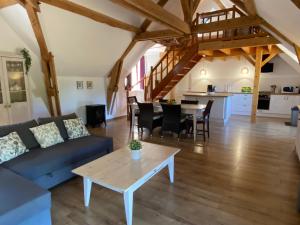Maisons de vacances Grand Gite chez Domaine Chateau de Bussolles : photos des chambres