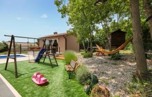 Beautiful Home In Kunj With Wifi