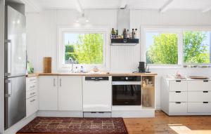 Awesome Home In Ølsted With Wifi