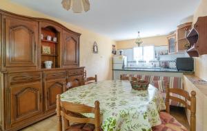 Maisons de vacances 1 Bedroom Pet Friendly Home In Le Muy : photos des chambres