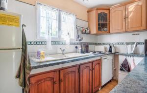 Maisons de vacances 1 Bedroom Pet Friendly Home In Le Muy : photos des chambres