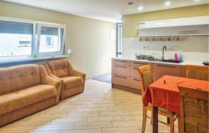 Gorgeous Home In Boruja