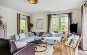 3 Bedroom Cozy Home In Paasloo