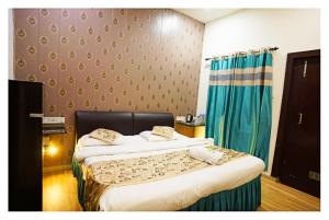 Hotel Temptation Ultimate Prayagraj AC NR NON AC Both Room
