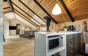 4 Bedroom Nice Home In Hejls