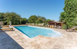 Maisons de vacances Superbe Maison Avec Piscine : photos des chambres
