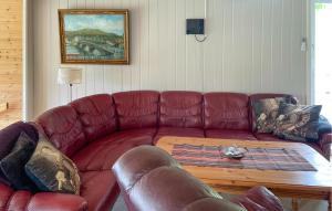 4 Bedroom Beautiful Home In Grovfjord