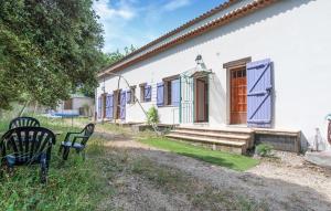 Maisons de vacances 3 Bedroom Awesome Home In Seillans : photos des chambres