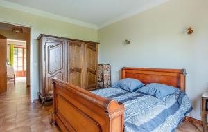 Maisons de vacances 3 Bedroom Awesome Home In Seillans : photos des chambres