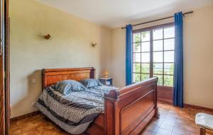Maisons de vacances 3 Bedroom Awesome Home In Seillans : photos des chambres