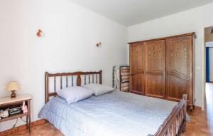 Maisons de vacances 3 Bedroom Awesome Home In Seillans : photos des chambres