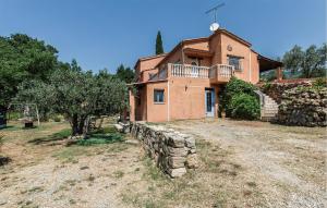 Appartements Apartment In Villa With Pool : photos des chambres