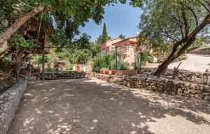 Appartements Apartment In Villa With Pool : photos des chambres