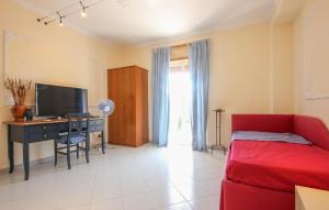 2 Bedroom Lovely Apartment In Agropoli