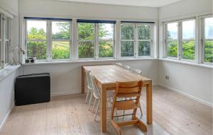 1 Bedroom Lovely Home In Nørre Alslev