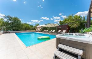 Gorgeous Home In Donji Zemunik With Sauna