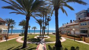 Fantástico Bungalow, piscina y vistas al mar By ElConserje