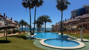 Fantástico Bungalow, piscina y vistas al mar By ElConserje