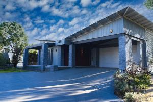 Jasmine Escape DONT BOOK CLOSING DOWN