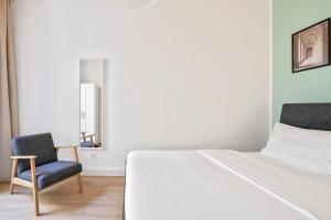 Central & Quiet 3rd District Walksights