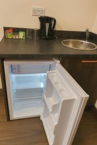 95 Deluxe London Studios