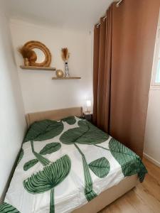 Quiet and bright apartment with separate bedroom