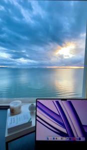 Vistas al mar espectaculares,1ª línea playa, 5 huéspedes, WiFi