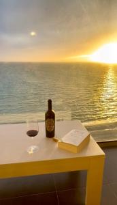 Vistas al mar espectaculares,1ª línea playa, 5 huéspedes, WiFi