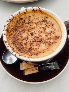 Unit 4 Elegant 1-BR Flat, Near bramall Lane, High Speed WIFI, Secure Parking