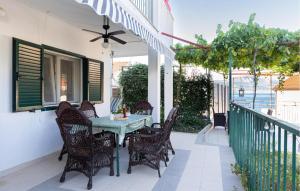 3 Bedroom Cozy Home In Slatine