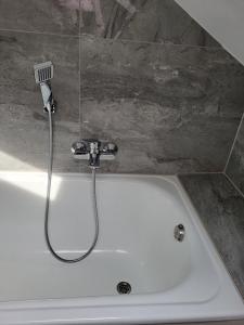 Fredi Apartment, moderne ruhige Wohnung, nur 4 km von der A2