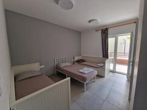 SUBTUB Hostel Makarska